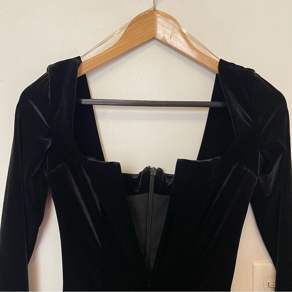 NWOT House of CB Charlotte Deep Plunge Velvet Sexy Slit
Dress in Size XS - Picture 7 of 13